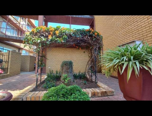 2 BEDROOM APARTMENT FOR SALE IN PRETORIA GARDENS